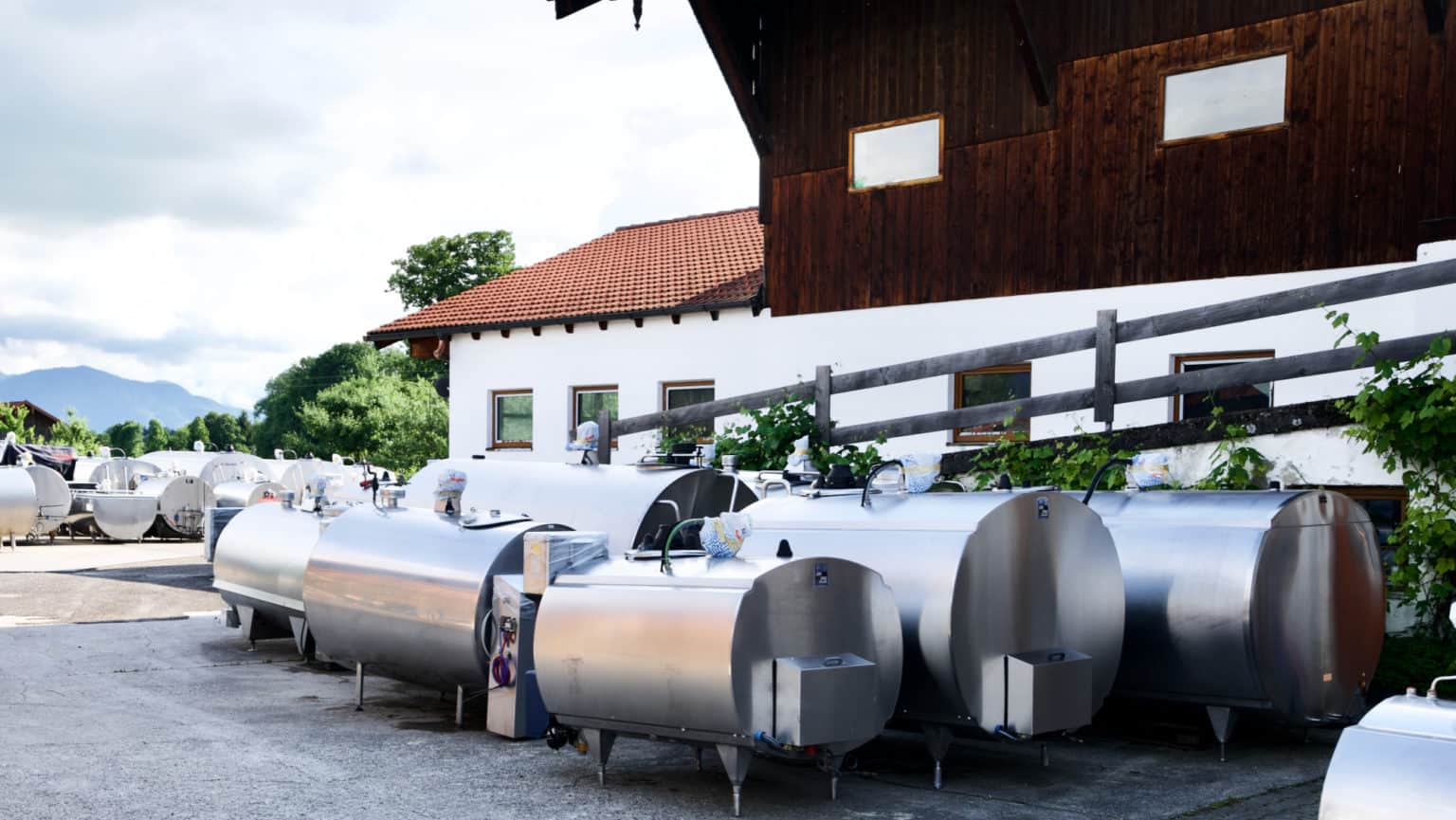 Alois Huber Landtechnik GmbH - Gebrauchte Milchkühltanks und Landmaschinen